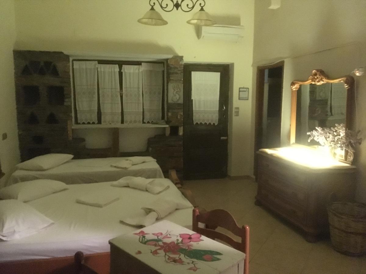 Afrodite Hotel Tínos Buitenkant foto