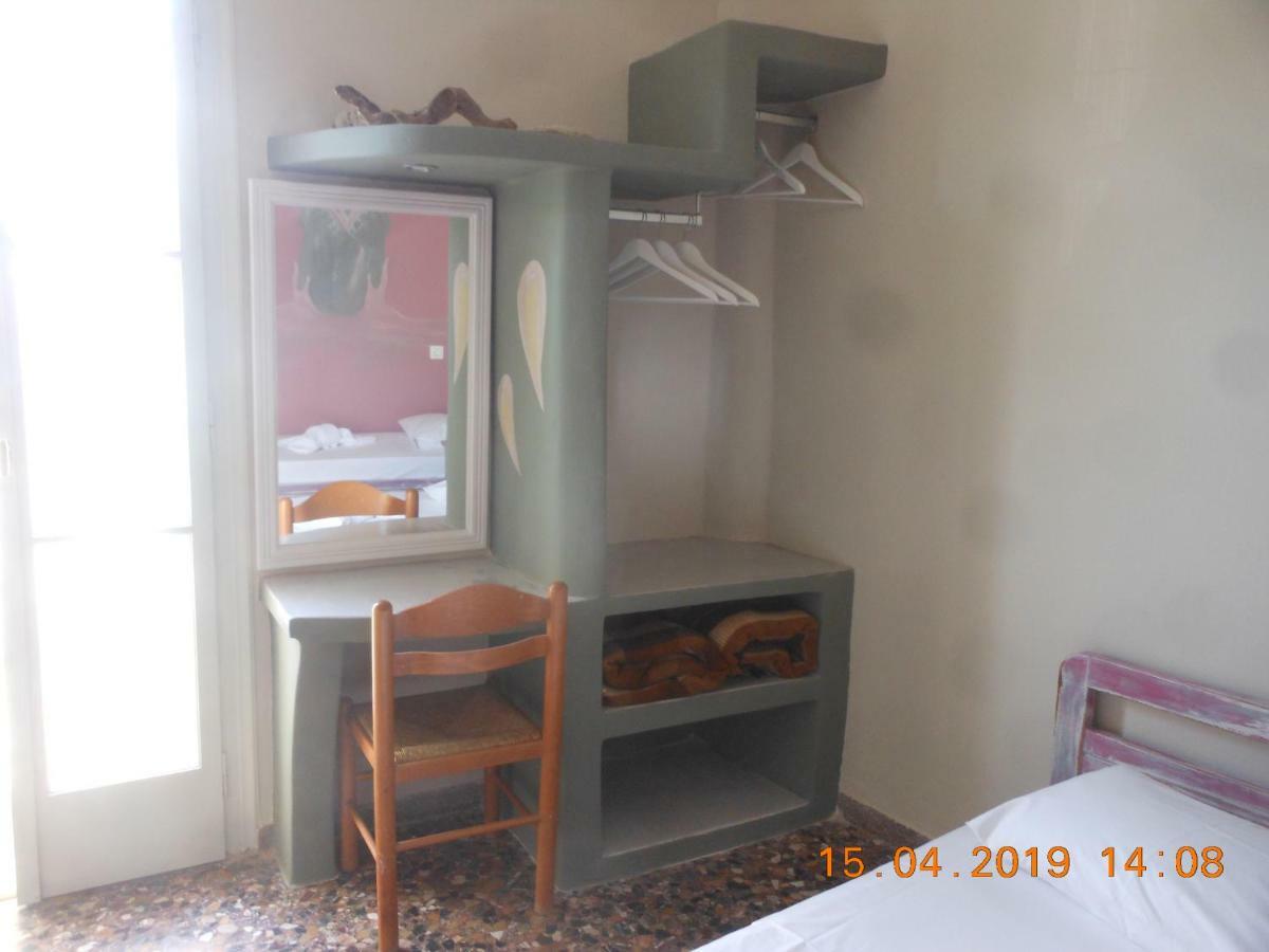 Afrodite Hotel Tínos Buitenkant foto